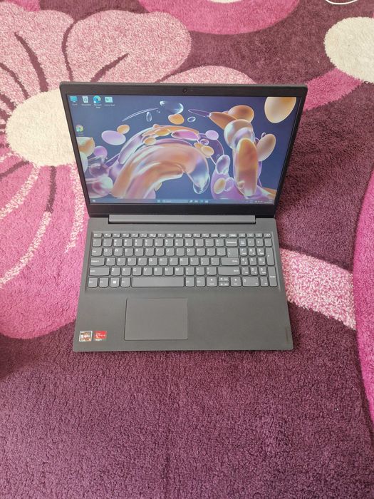 Lenovo V15 | Ryzen 5 | RX Vega 8 2GB |