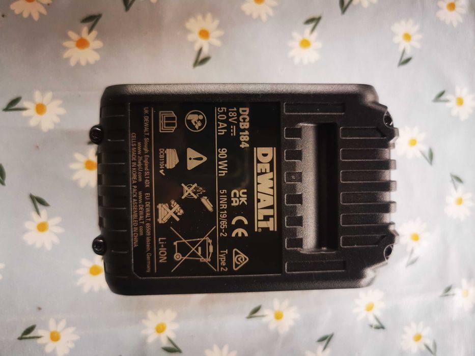 Dewalt батерия dcb184