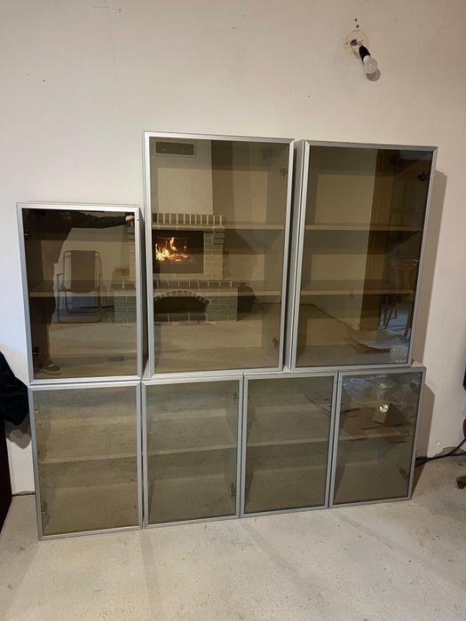 Mobilier suspendat format din 7 corpuri