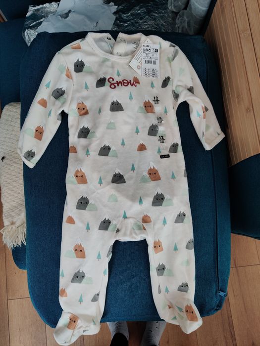 Set salopeta pijama Kiabi 12 luni