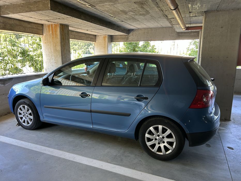 Mașină în stare bună Golf 5, albastru