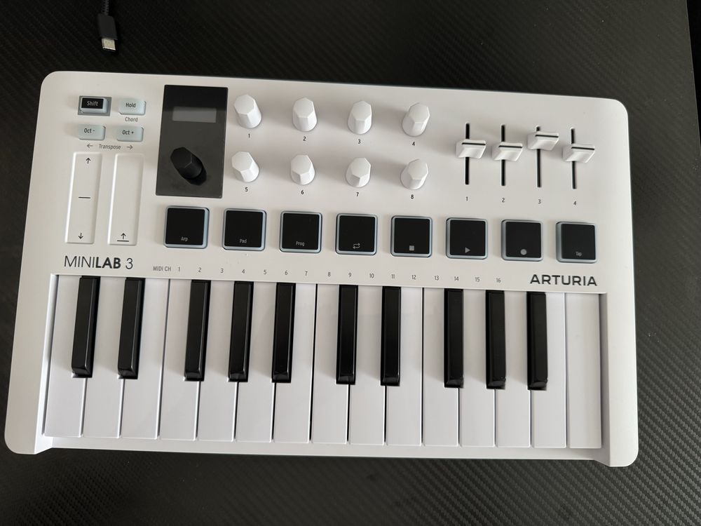 Arturia minilab 3