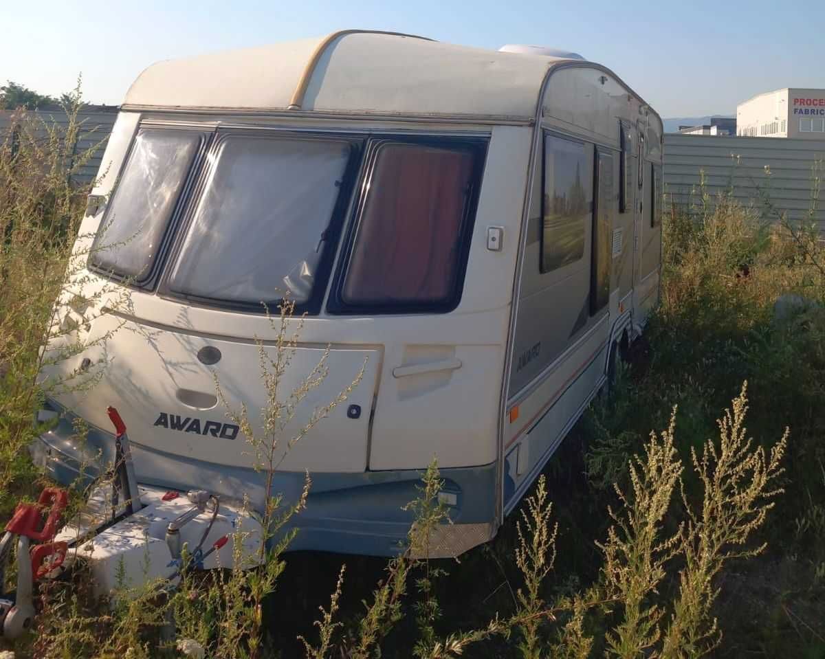 Rulota pe 2 axe ABI CARAVANS Model: Award Twinstar 4 - 5 locuri