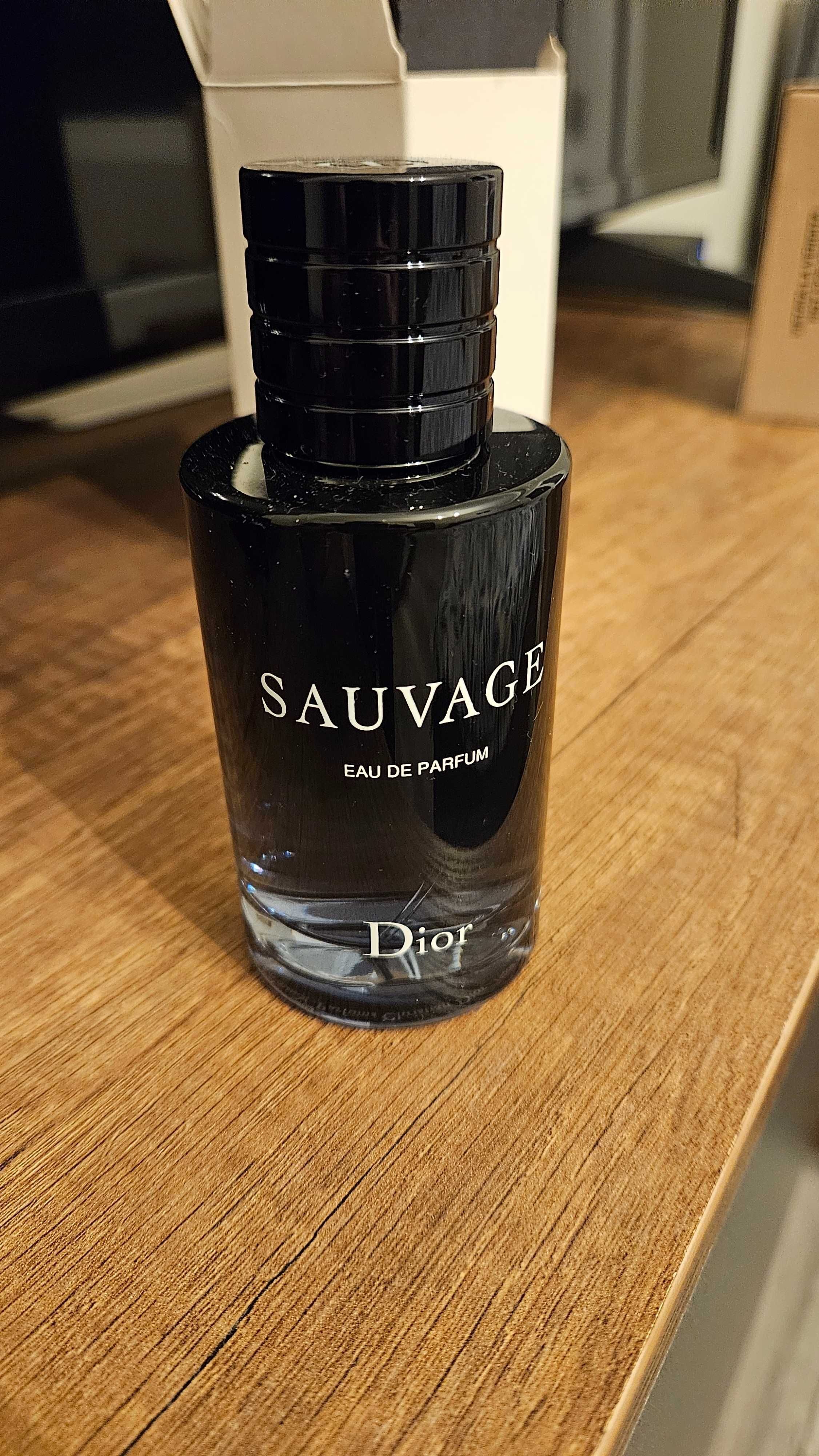 Продавам парфюм DIOR Sauvage 100ml.