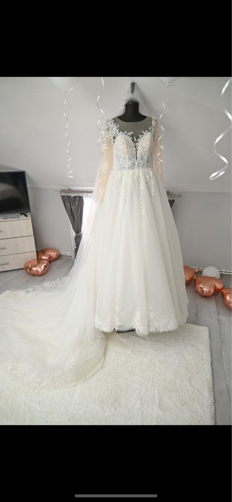 Rochie mireasa pe corset,trena cu sistem de prindere