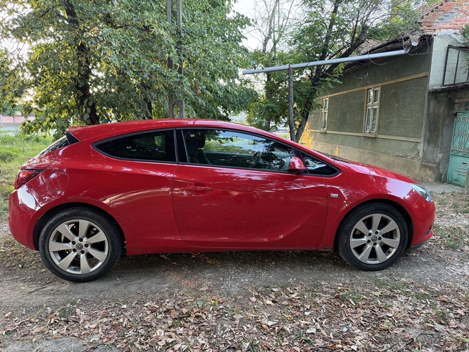 Opel Astra J Gtc 2012