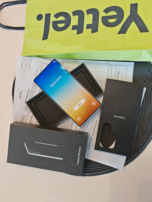 Samsung galaxy s25 ultra White silver като НОВ
