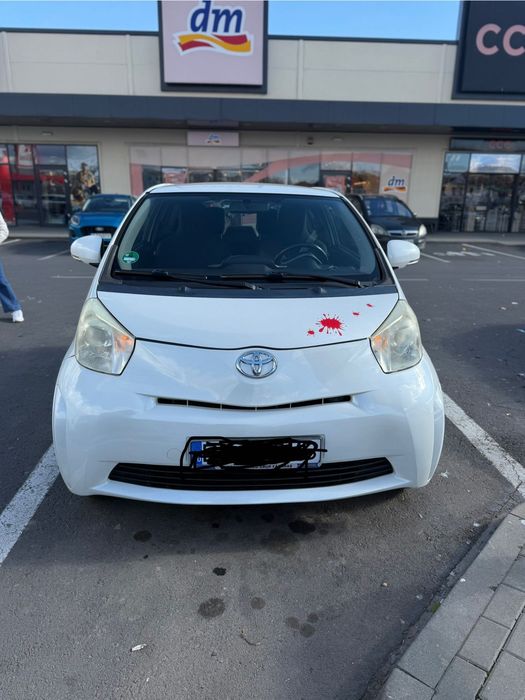 Toyota IQ - cea mai mică maşină cu 4 locuri