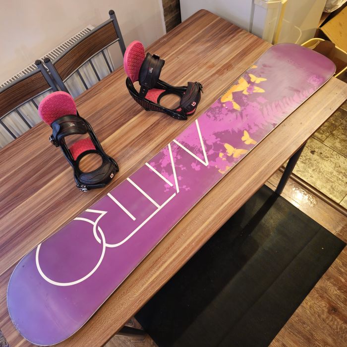 Placa Snowboard Nitro Mistyque 149 cu leg Burton Mission S