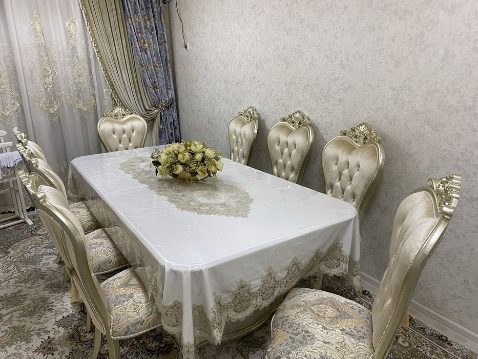 Stol 8 ta stul zal uchun