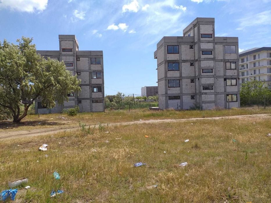 Mamaia Nord Teren -700mp  PARTEA CU MAREA pe colt PUZ P+6