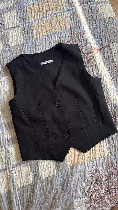 Черная жилетка женская