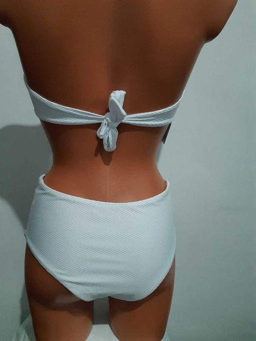 costum de baie, culoare alba Calzedonia format din 2 piese, marimea S