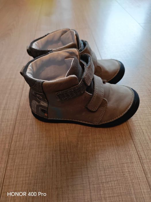 De vânzare încălțăminte pentru băieți mărimea 28 marca D,D,Step