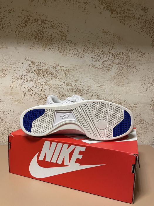 Кожени обувки Nike