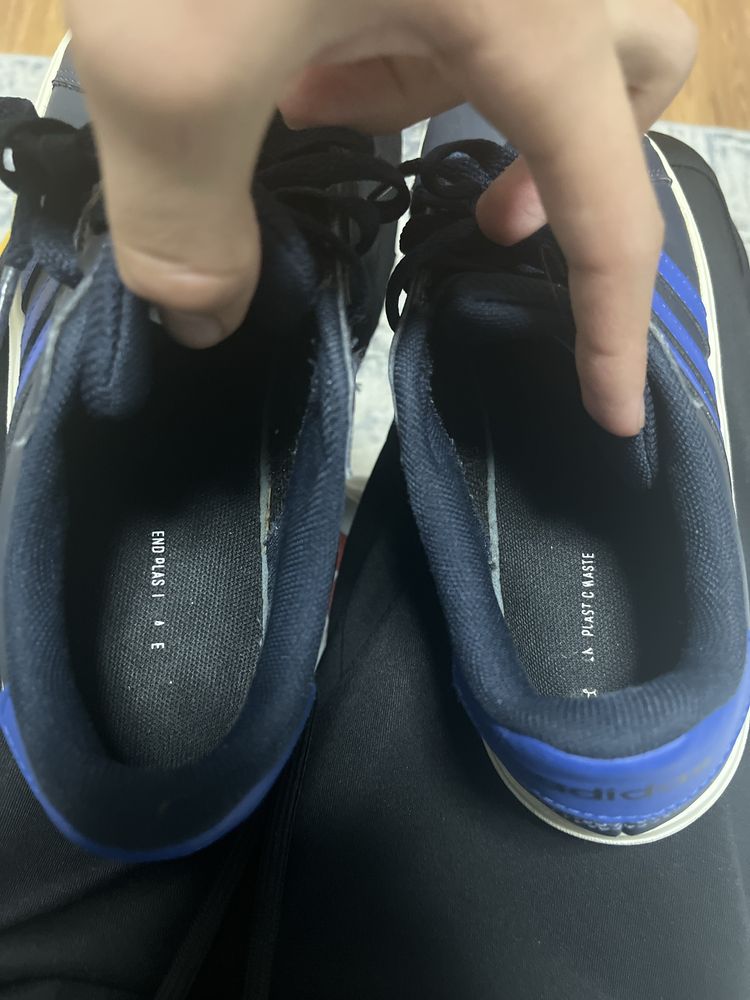 Обувки на Adidas