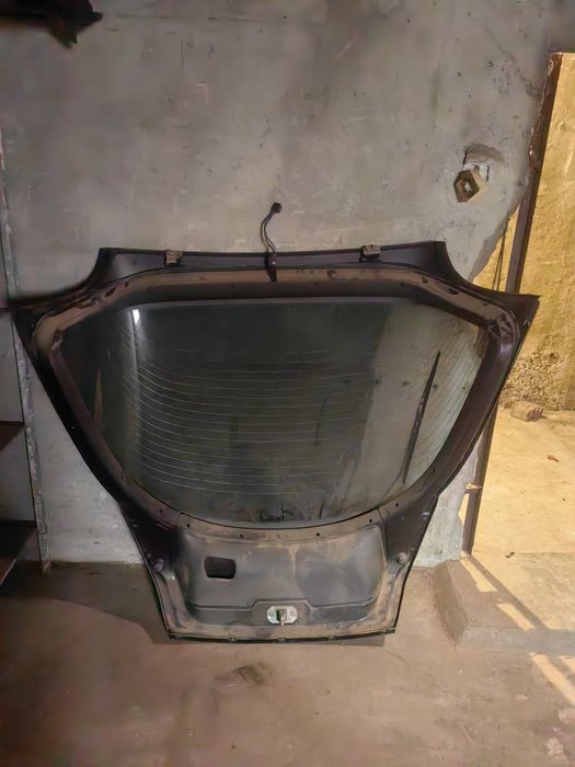 Задна 5та врата със стъкло за Опел тигра opel tigra багажниктигра