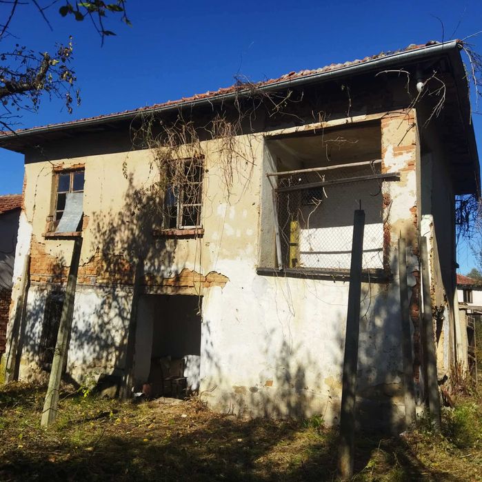 Продавам къща в село Микре