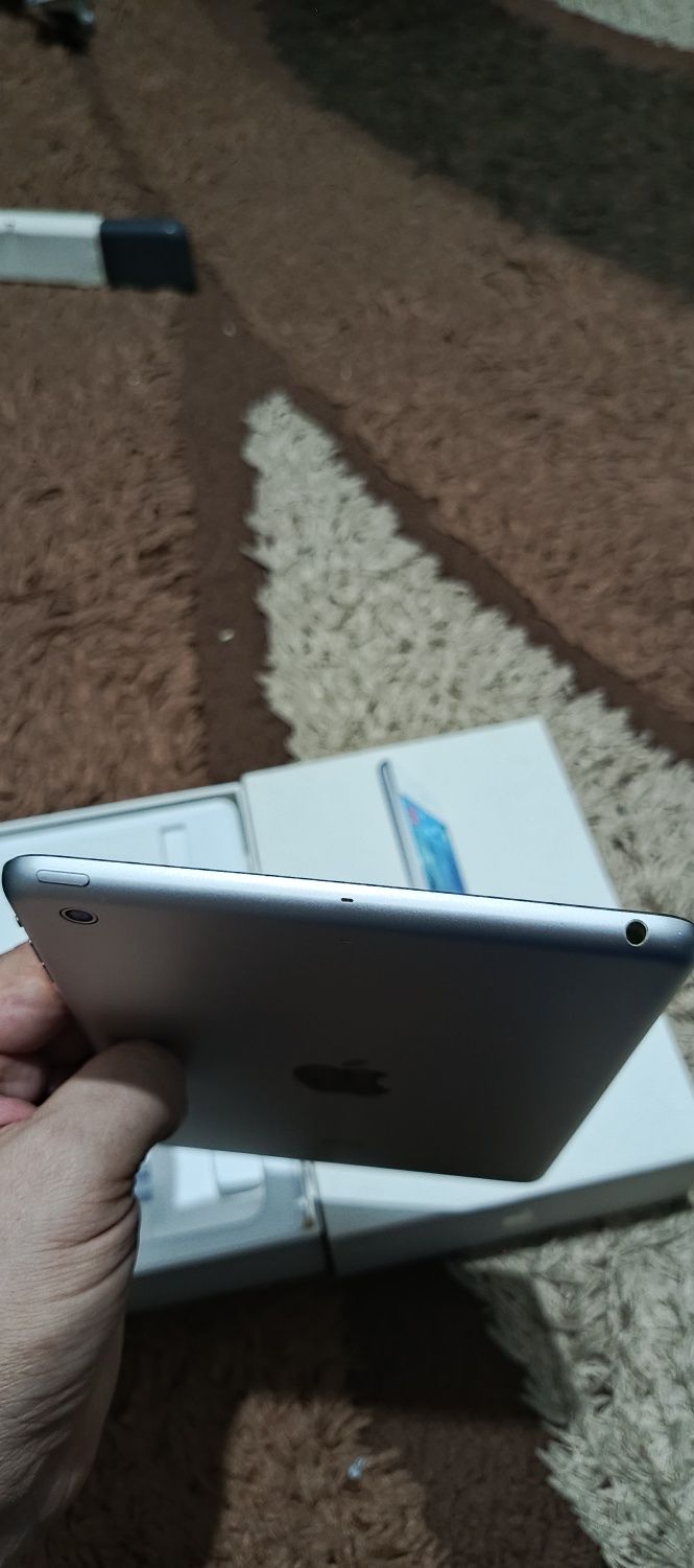ipad mini2 argenal idyal xolatda