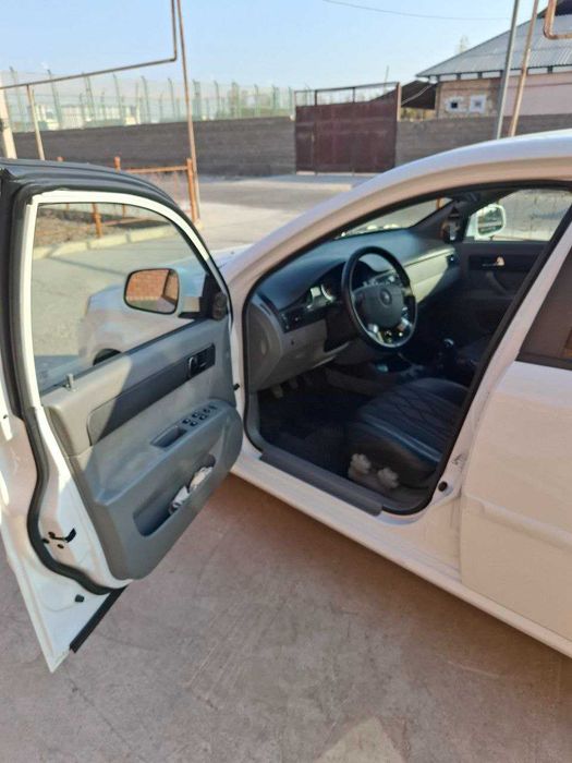 Продается Chevrolet Gentra (Белый цвет)