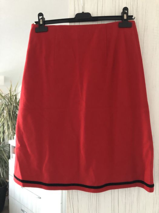 Costum 2 piese, sacou si fusta, purtst o singura data