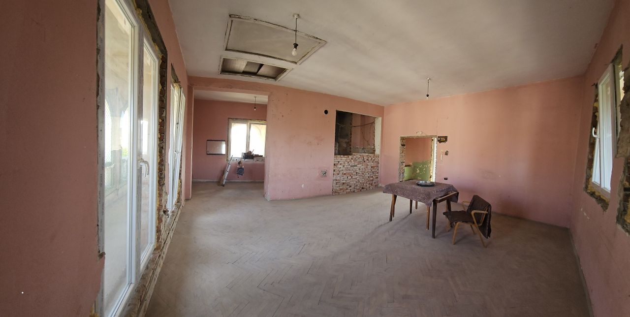 Продава се Ателие в Плевен, Идеален център - 53 кв.м за 1154 €/кв.м - Снимка #2