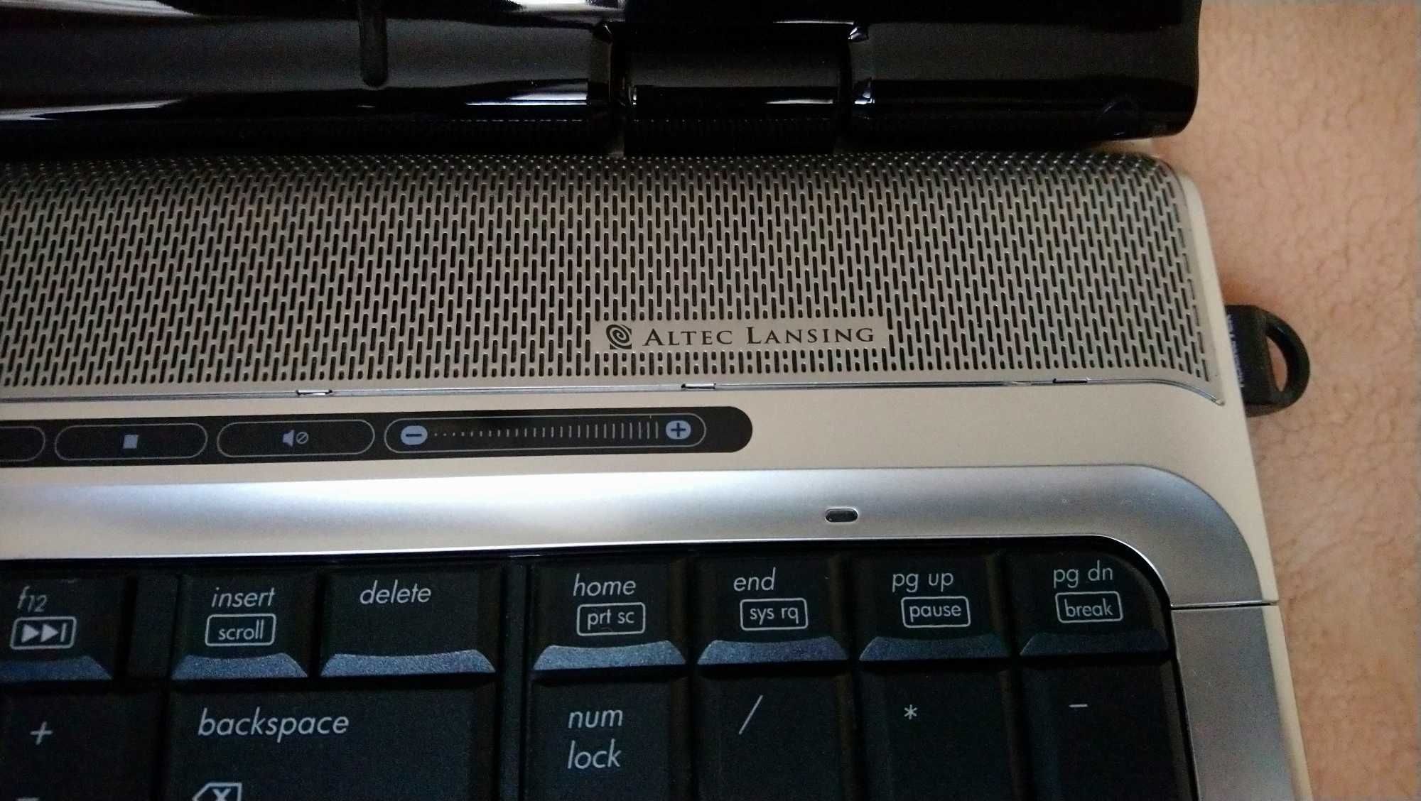 Лаптоп HP Pavilion DV9500 на части.