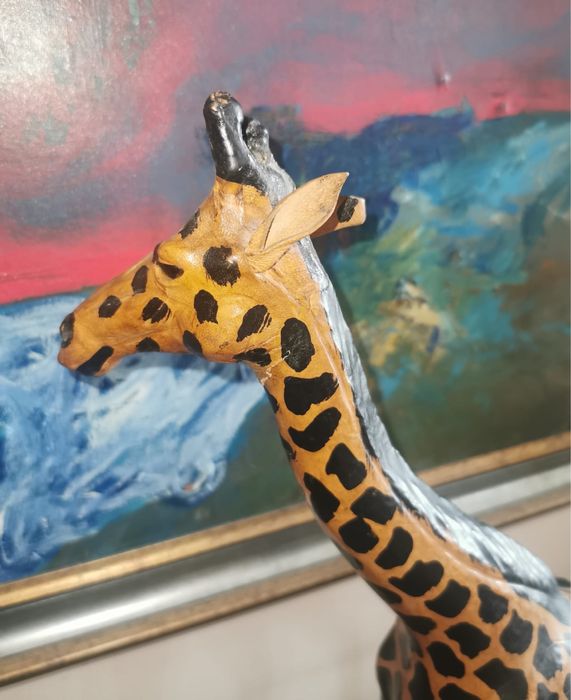 Фигура на жираф папиемаше естествена кожа рисувана и изработена ръчно