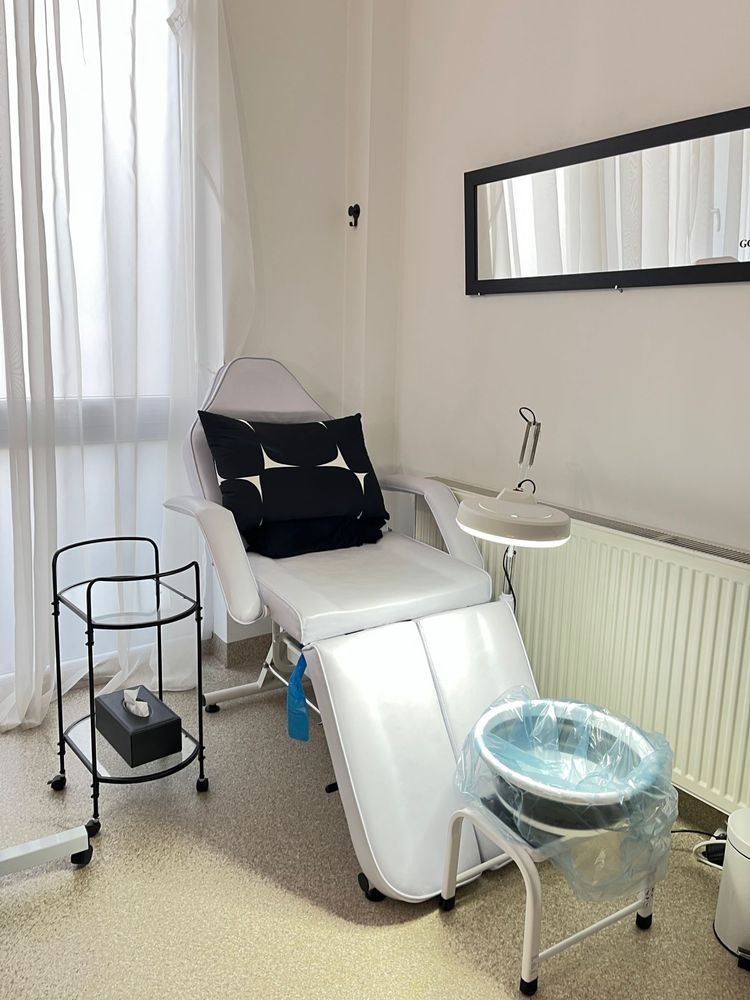 Scaune cosmetica / pedichiura ajustabile