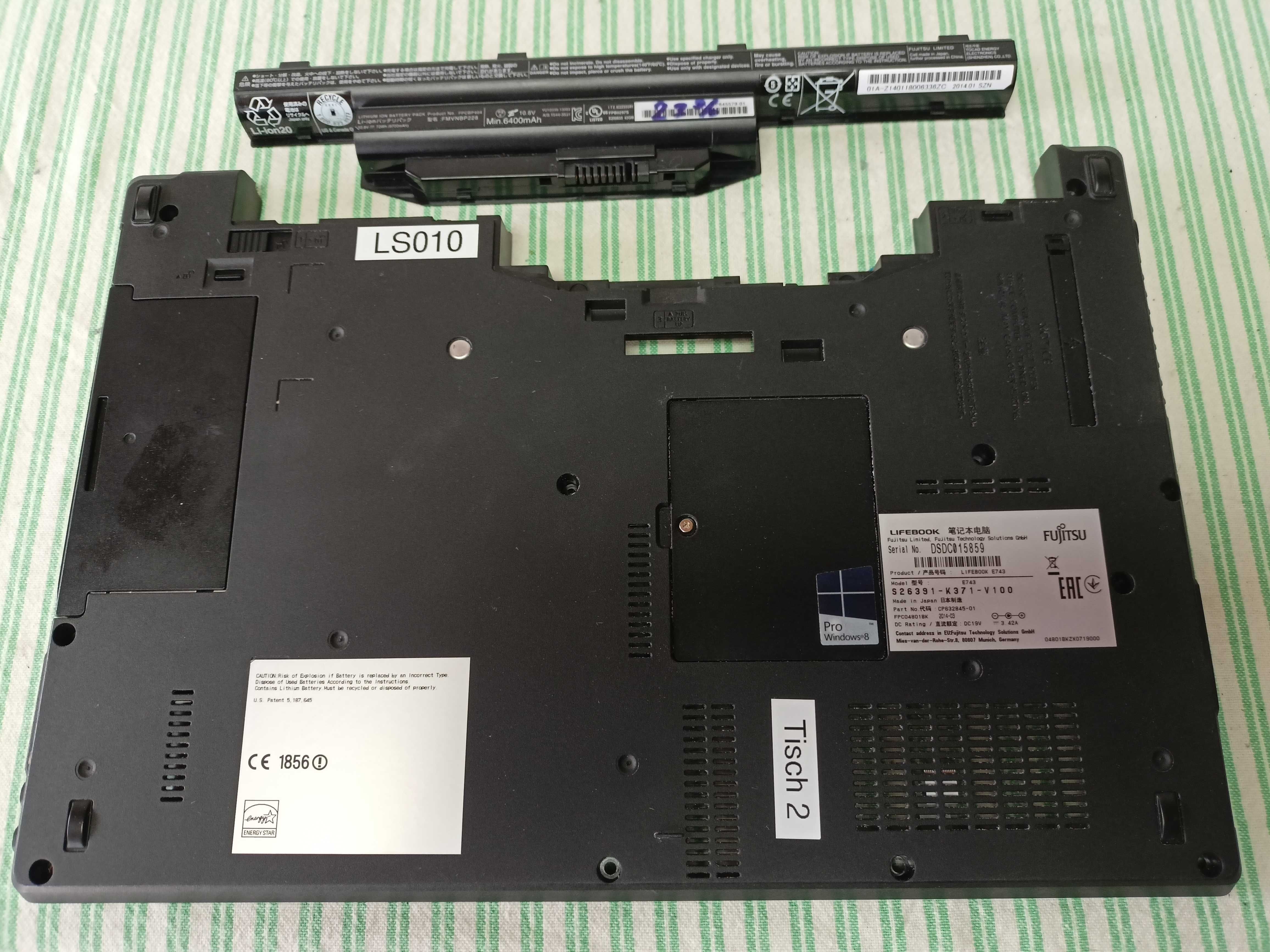 Dezmembrez Fujitsu LifeBook E743 - Pret Mic