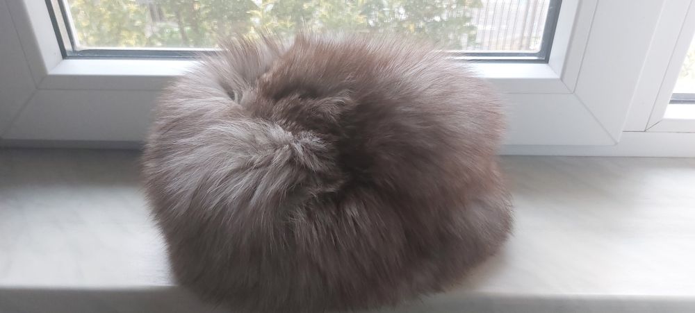 Caciula din blana naturala de vulpe argintie.