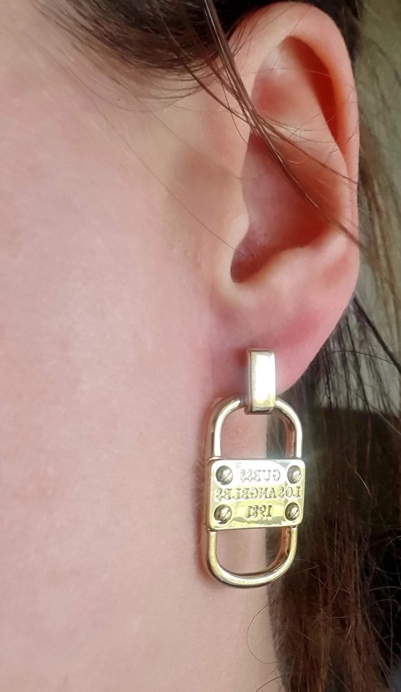 Златисти обици Guess