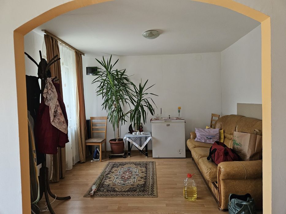 Casă cu etaj + teren 700 m² de vânzare – Găvana, Pitești
