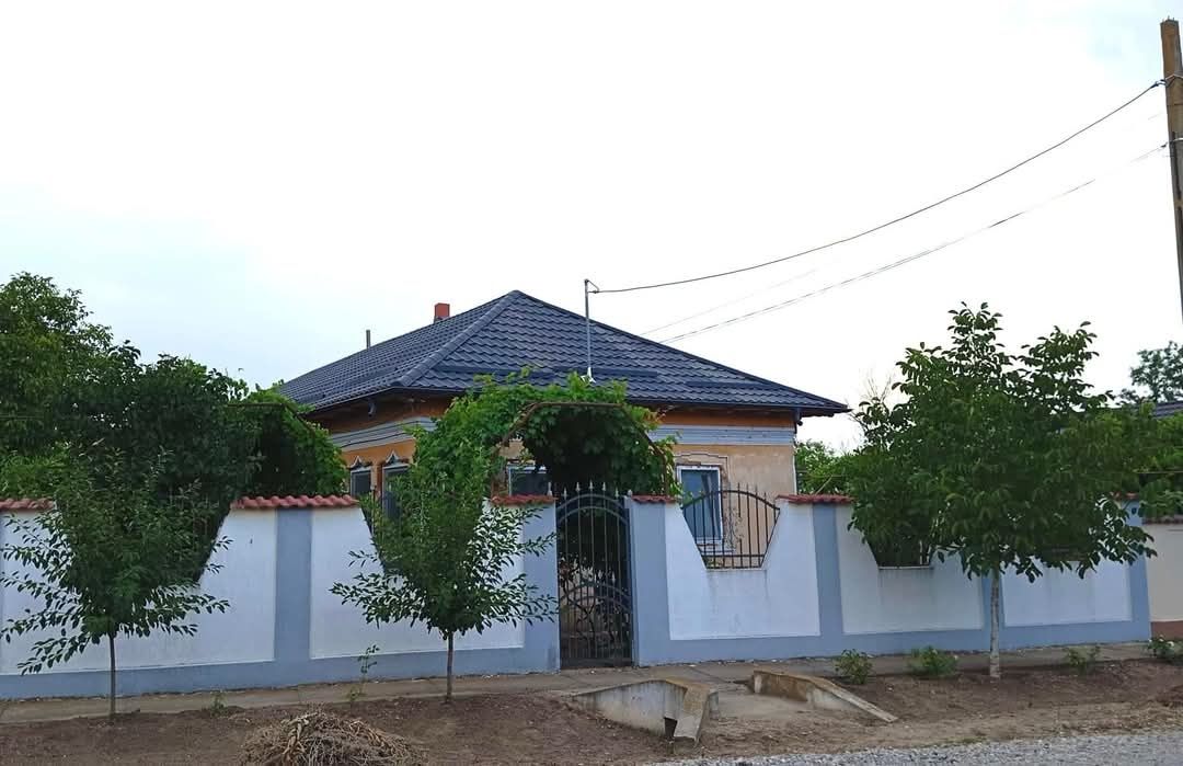 Realizam lucrari de constructii in domeniul acoperisurilor, orice tip