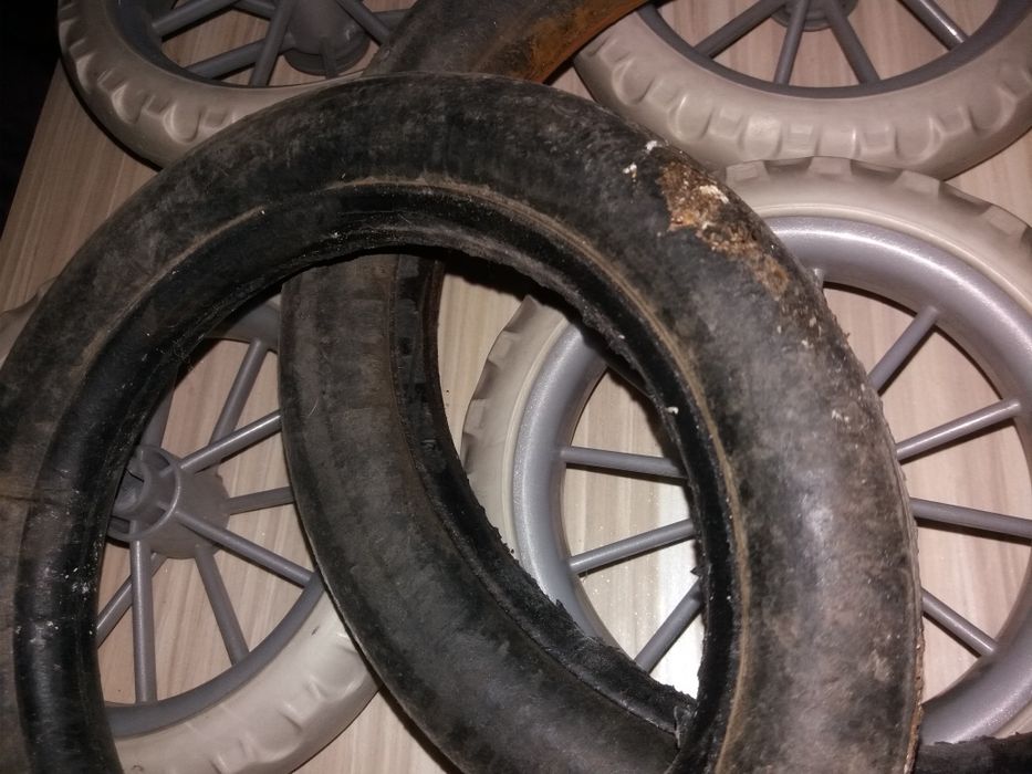 Колеса для колясок и трех-го велика, только что на фото