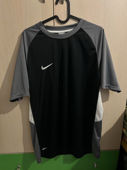 Tricou Nike marimea M