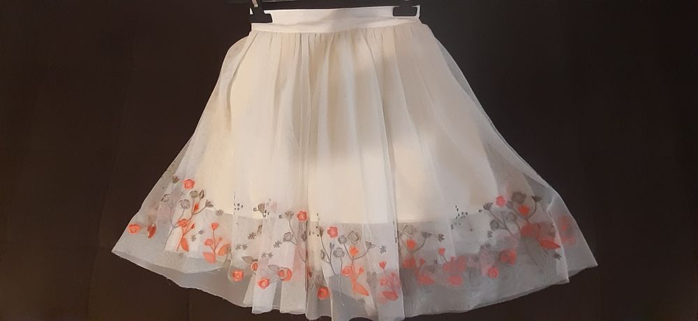 Fuste in stare foarte buna