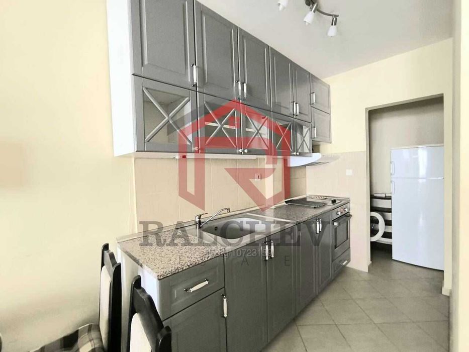 Дава се под наем Двустаен апартамент в Варна, Левски - 75 кв.м за 612 € - Снимка #2