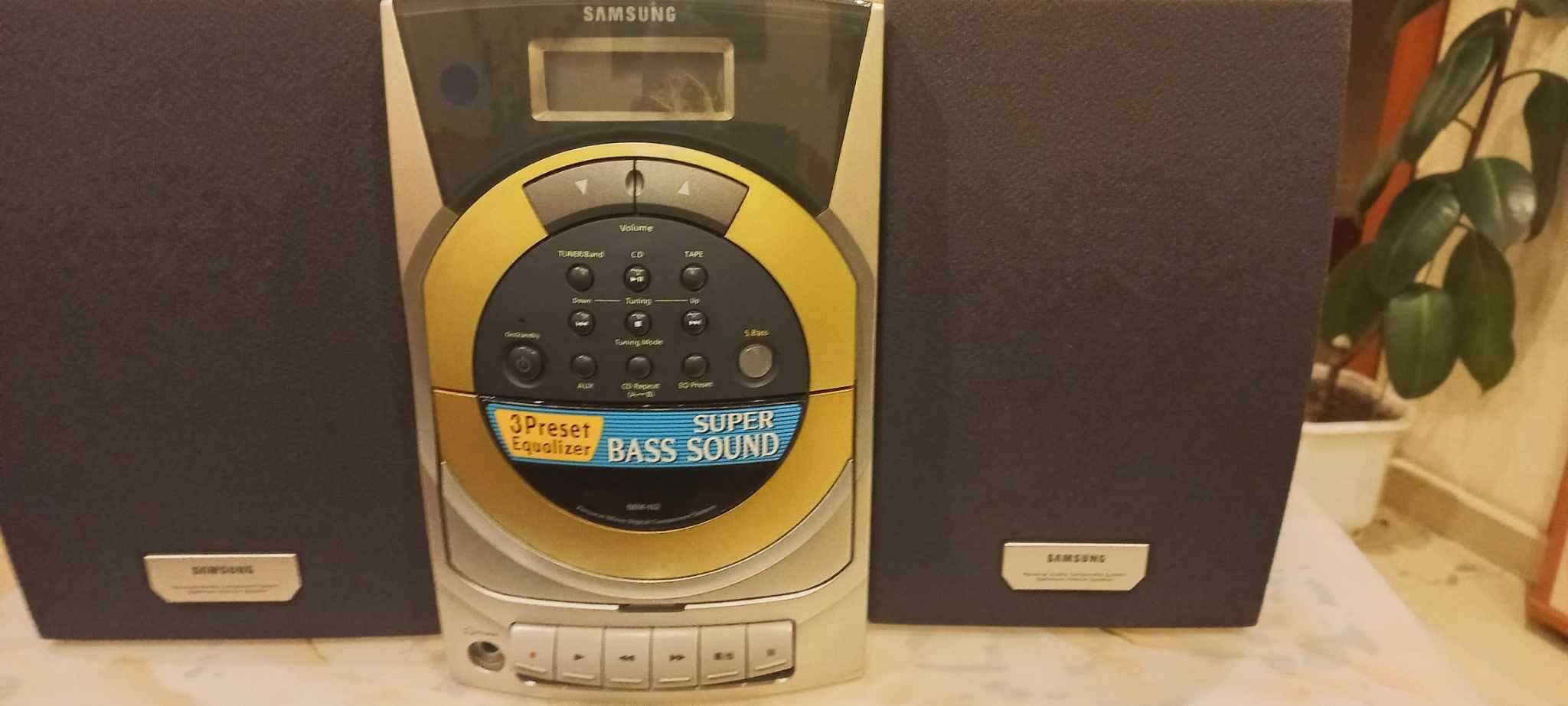 Samsung Стерео уредба CD, касетофон и радио с две тонколони