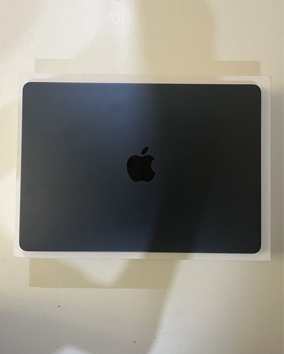 Macbook air 2022 8/256