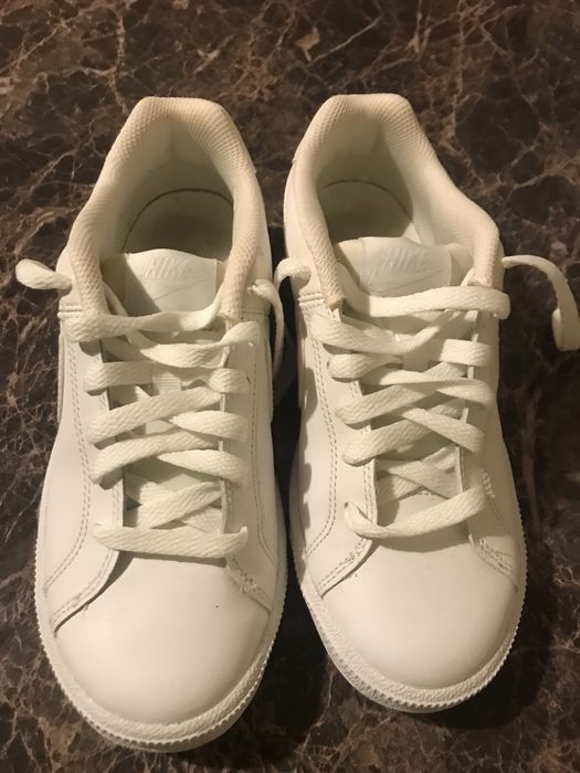 Adidasi Dama Nike marime 35,5