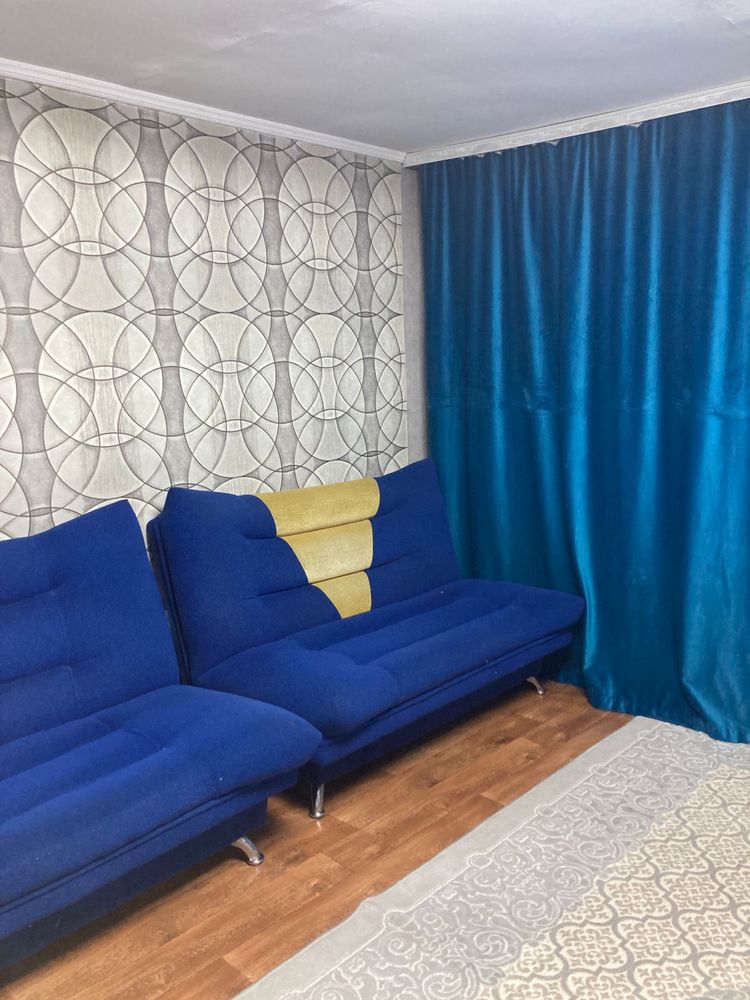 Продам диван с 2 креслами