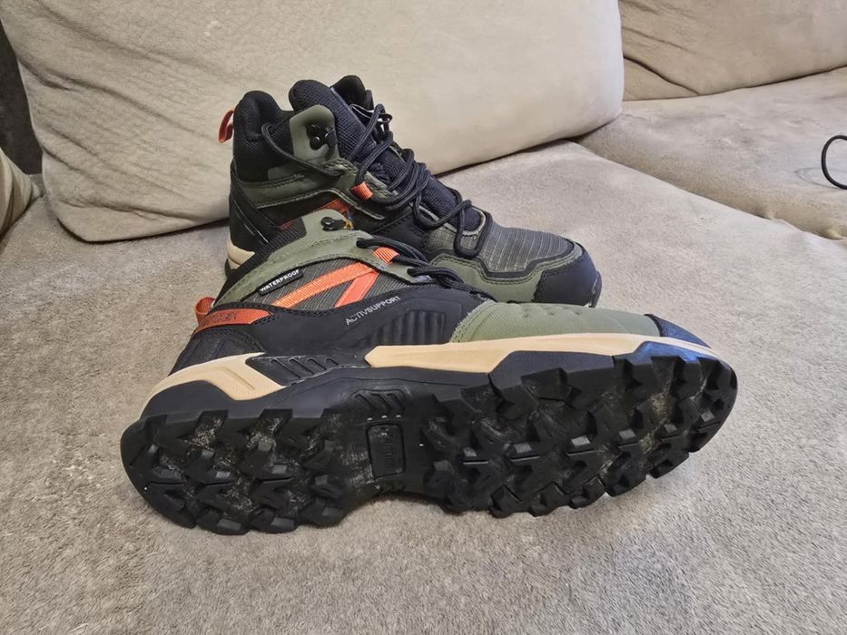 Туристически обувки.