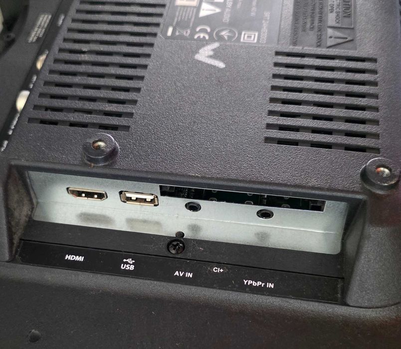 Televizor Strong SRT 24HB3003 - 24 inch/61 cm - impecabil