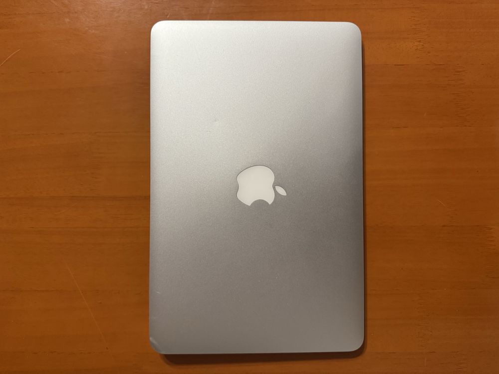 Macbook Air 11- inch 2014