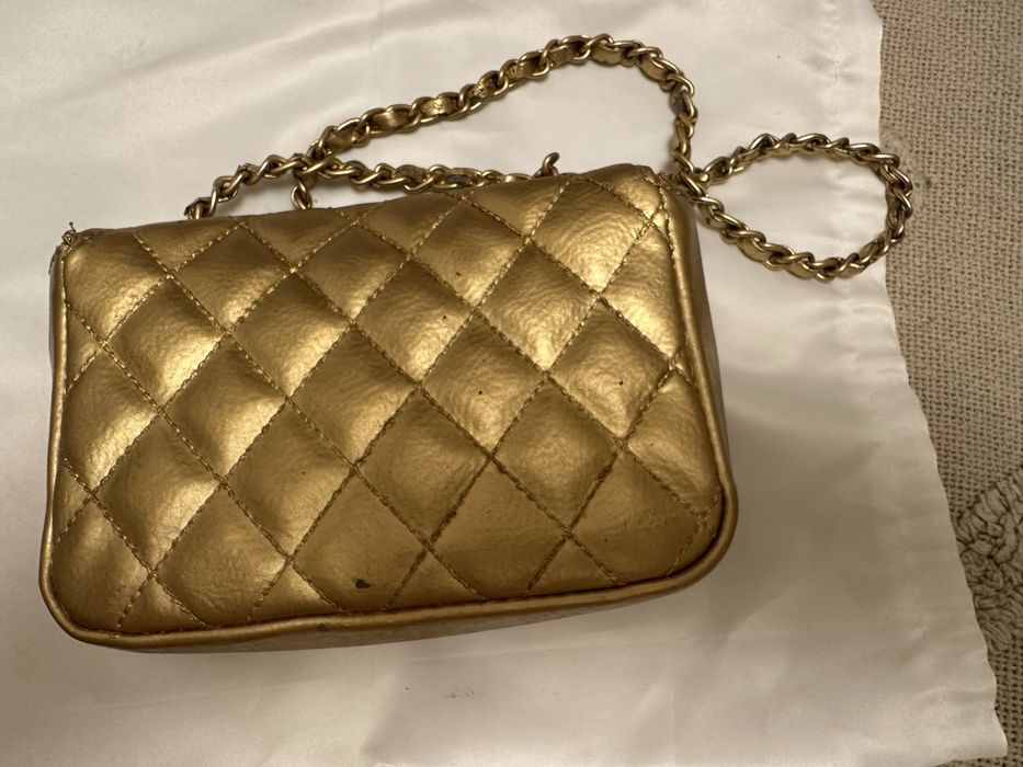 Geanta aurie Chanel