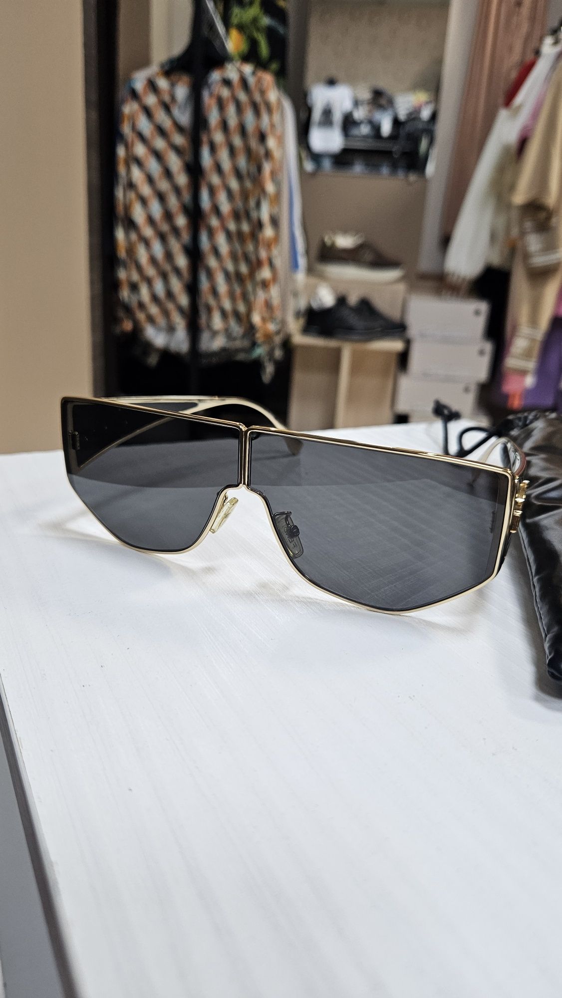 Слънчеви очила FENDI- FE40051U 32А
