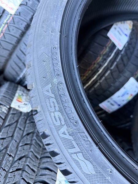 205/45/17 LASSA 4бр