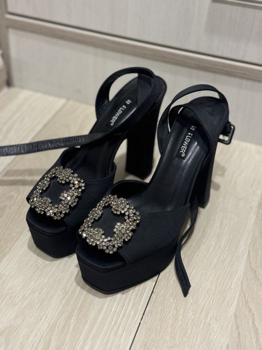 Туфли очень красивые и высокие