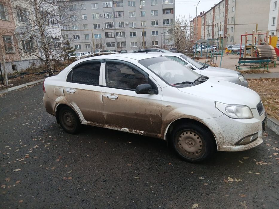 Продам машину шевроле нексия